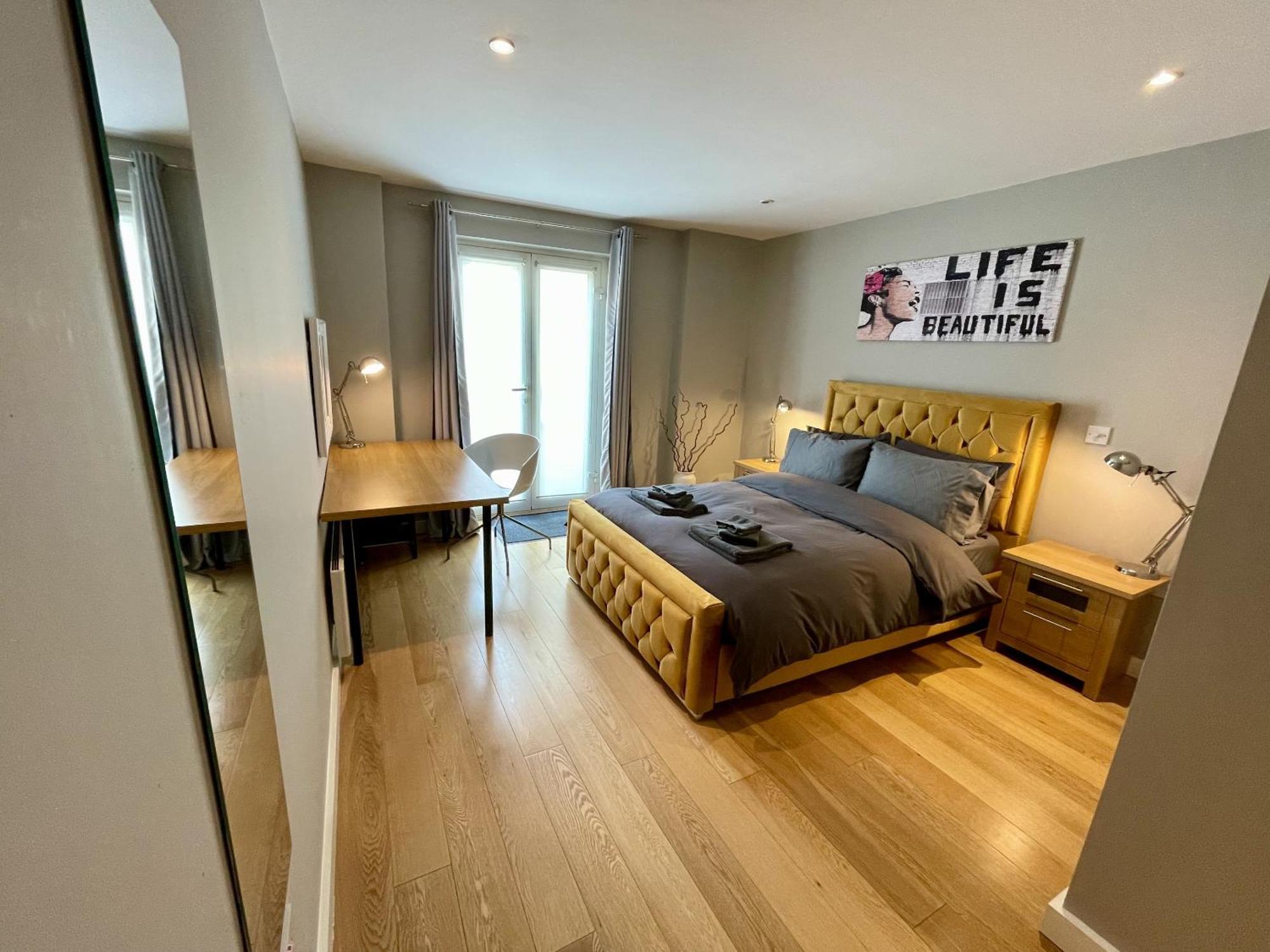 Stunning 2-Bed Town Centre Apartment - Hosted By Hutch Lifestyle Leamington Spa Exterior foto
